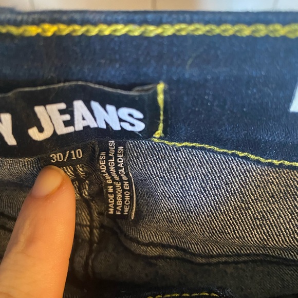 Women’s DKNY jeans - Picture 5 of 7